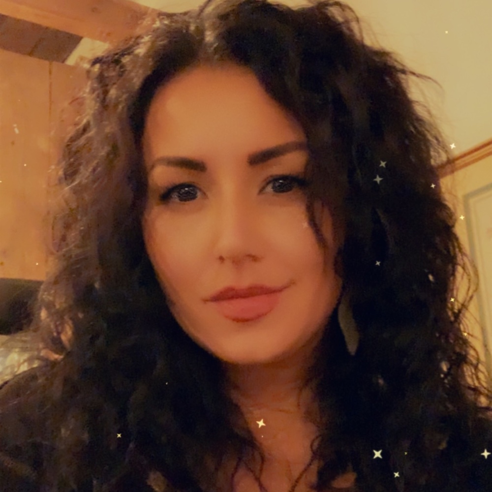 Meet your Posher, Alexandra